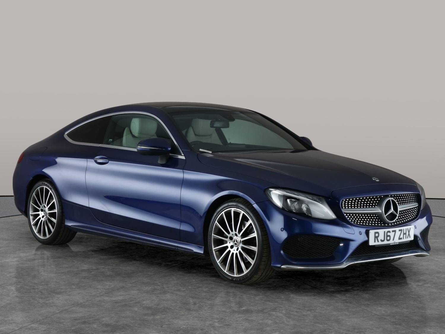 Used Mercedes-Benz C Class 2018 for sale - 76669984: Photo 8