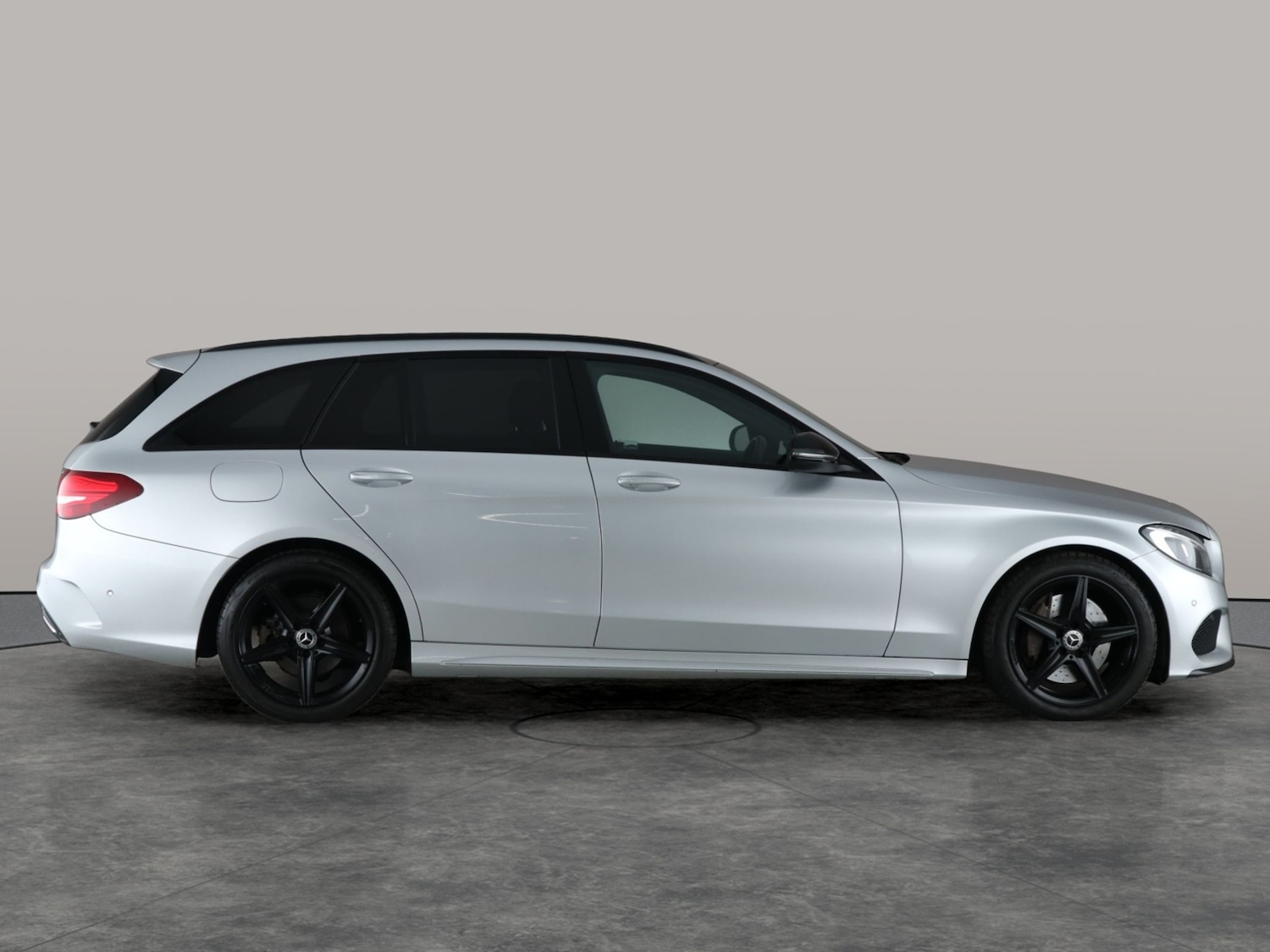 Used Mercedes-Benz C Class 2018 for sale - 76668635: Photo 11