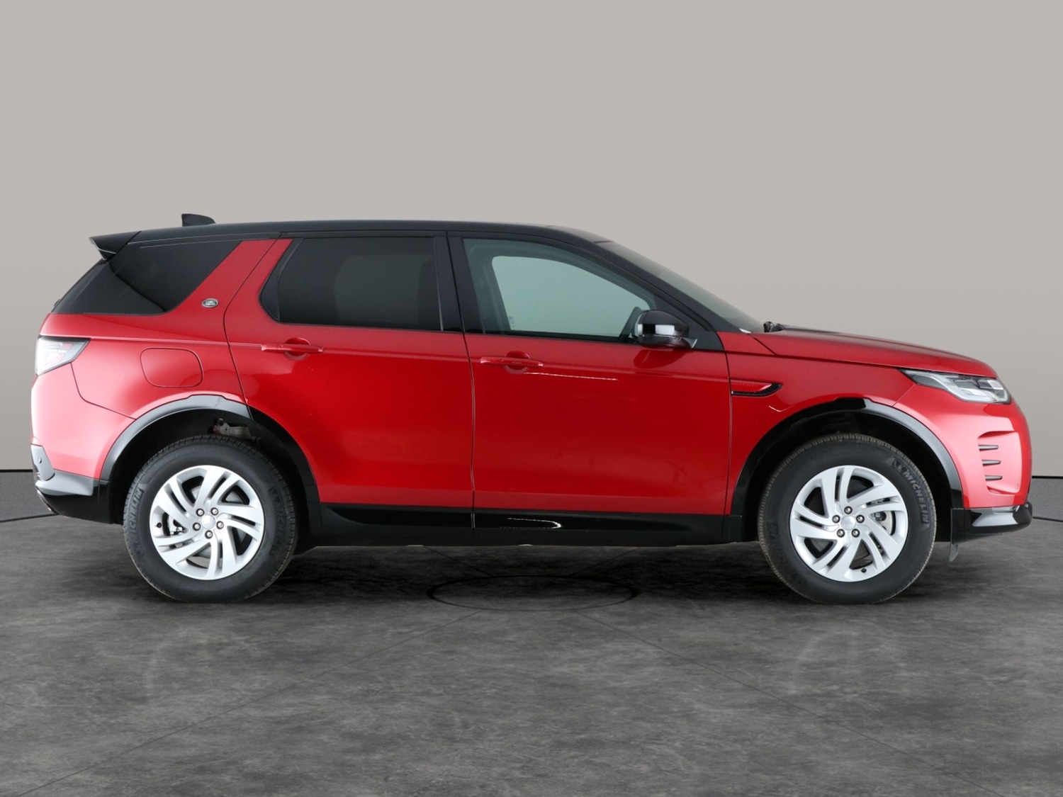 Used Land Rover Discovery Sport 2024 for sale - 76413114: Photo 12