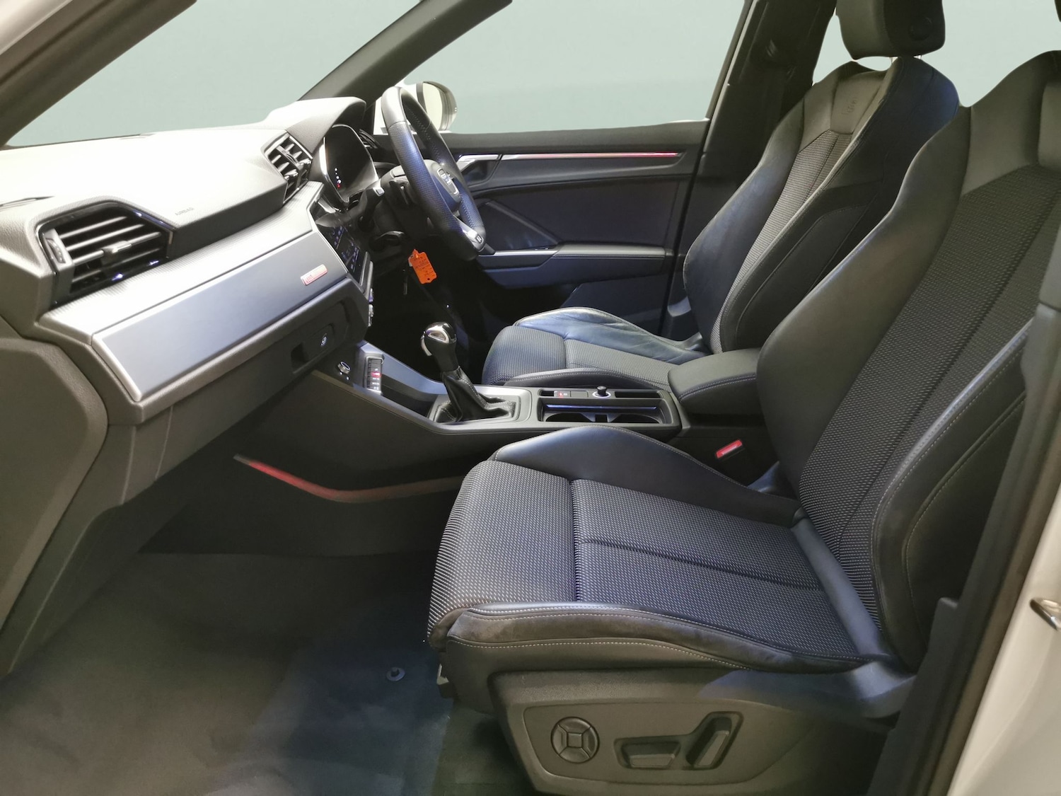 Used Audi Q3 for sale - 76342431: Photo 4