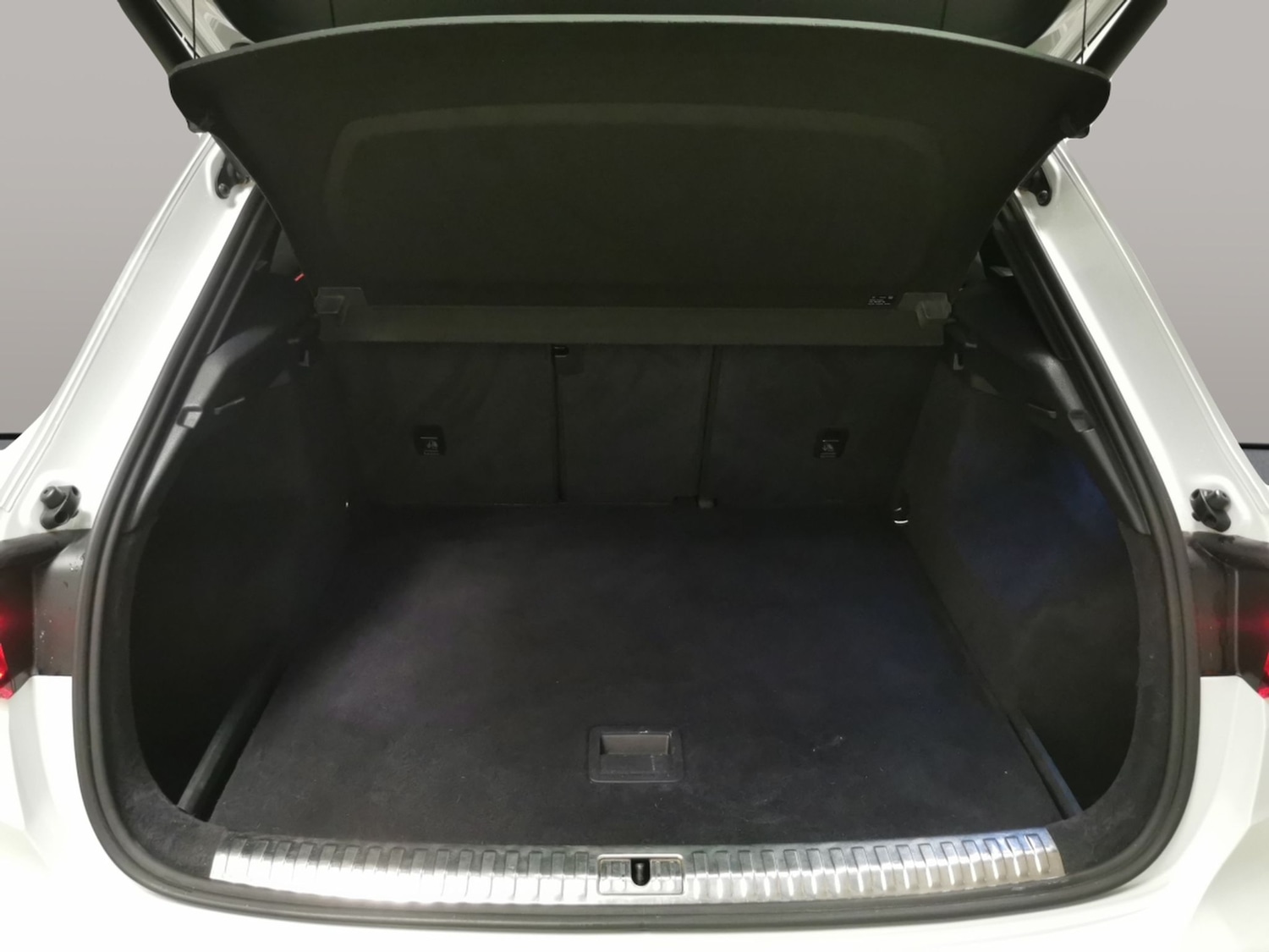Used Audi Q3 for sale - 76342431: Photo 43