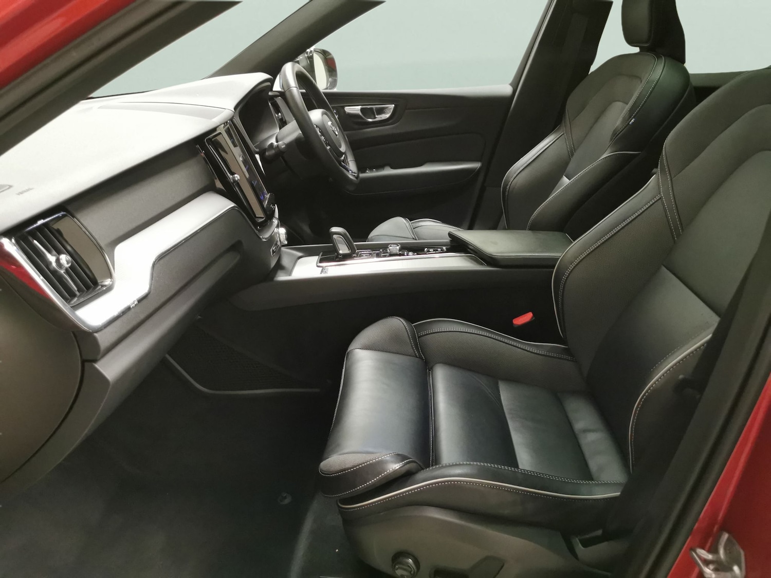 Used Volvo XC60 2021 for sale - 76758074: Photo 4