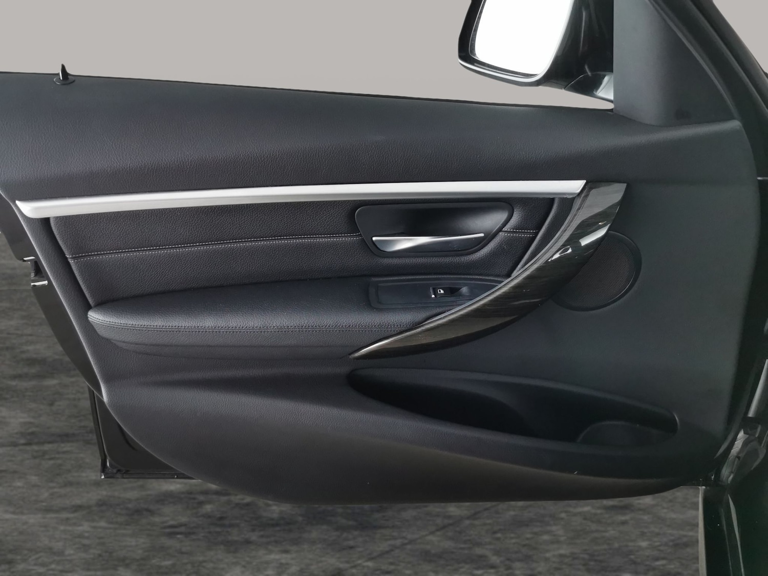 Used BMW 3 Series 2017 for sale - 76766712: Photo 32