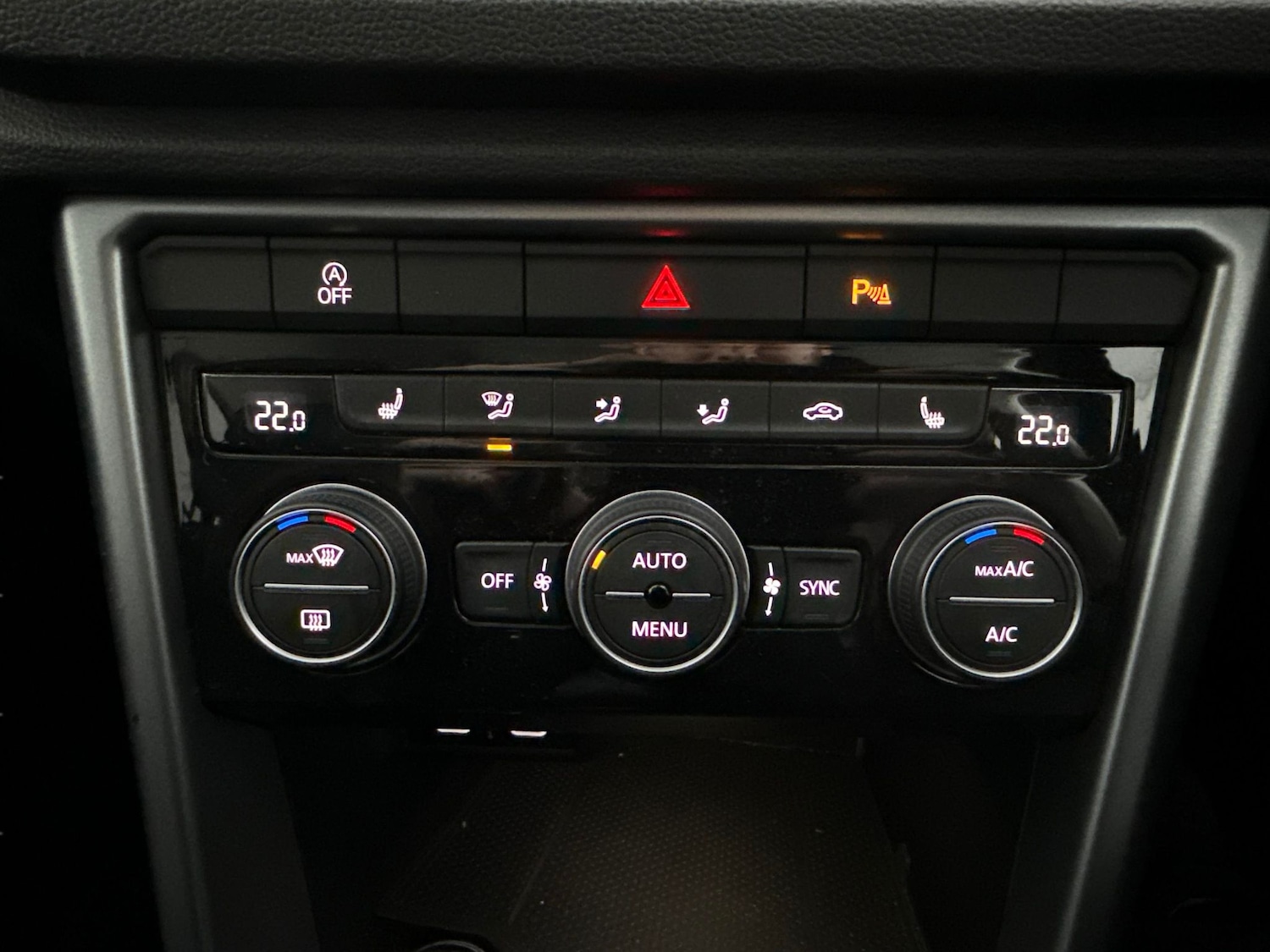 Used Volkswagen T-Roc 2021 for sale - 77316631: Photo 17