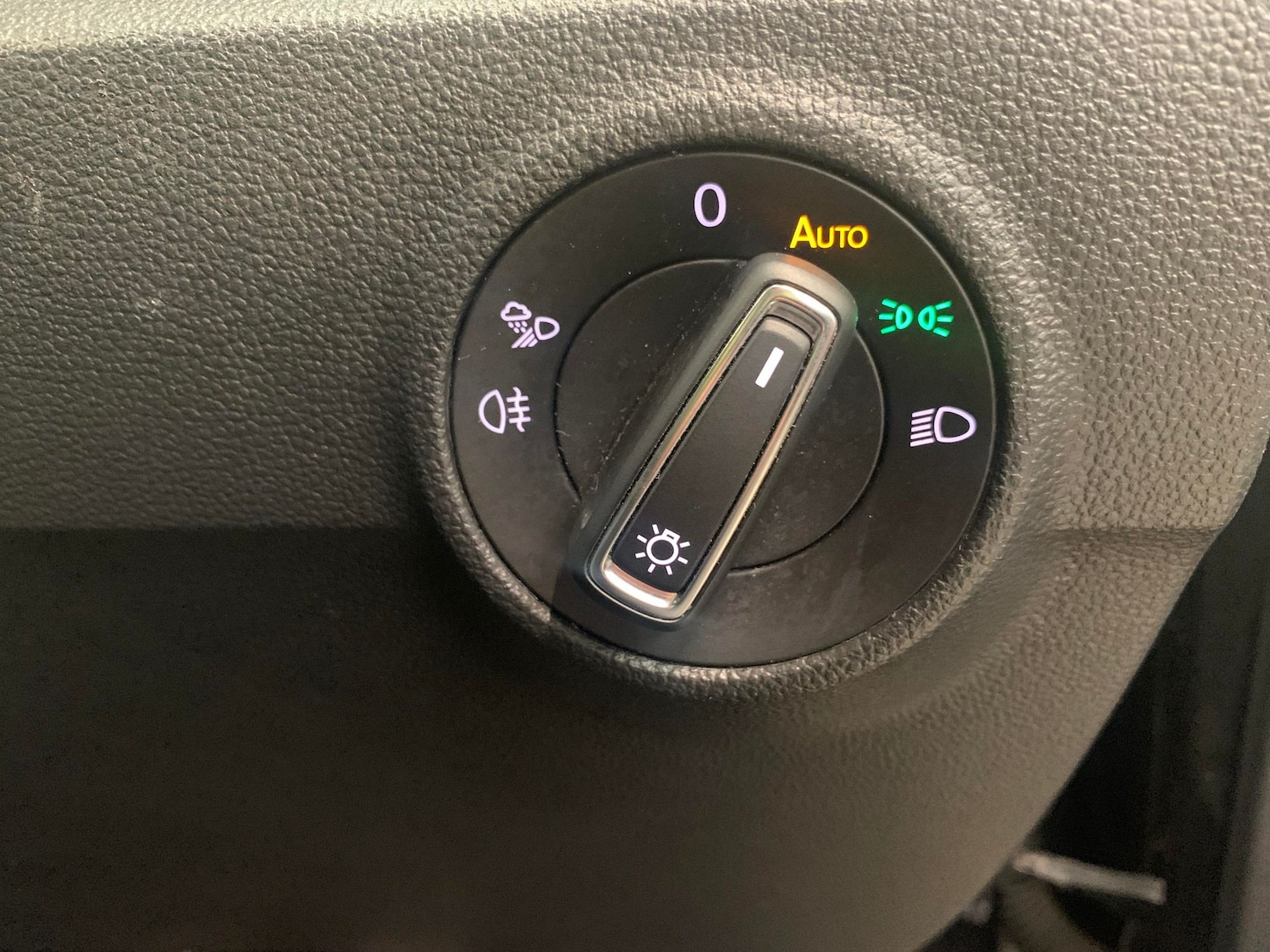 Used Volkswagen T-Roc 2023 for sale - 76565979: Photo 19