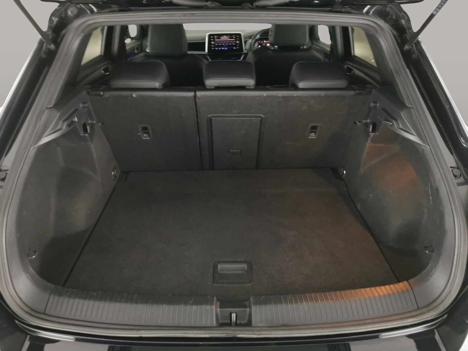 Used Volkswagen T-Roc 2023 for sale - 76565979: Photo 35