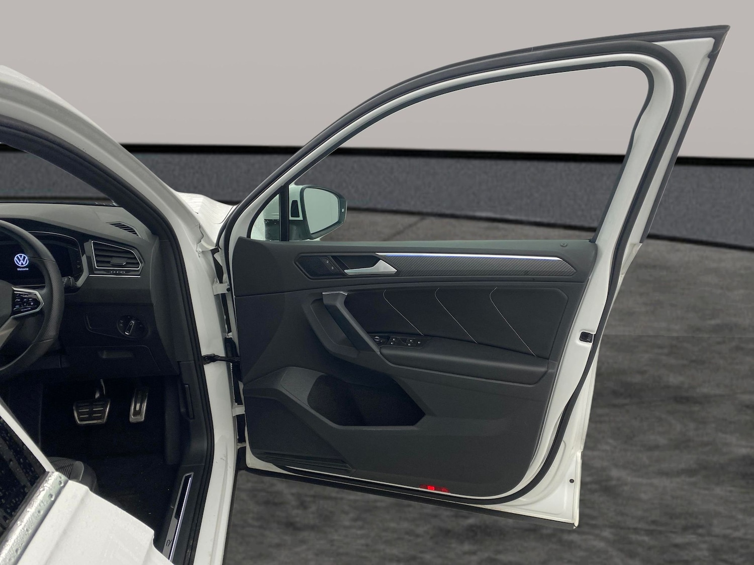 Used Volkswagen Tiguan 2023 for sale - 77324276: Photo 25