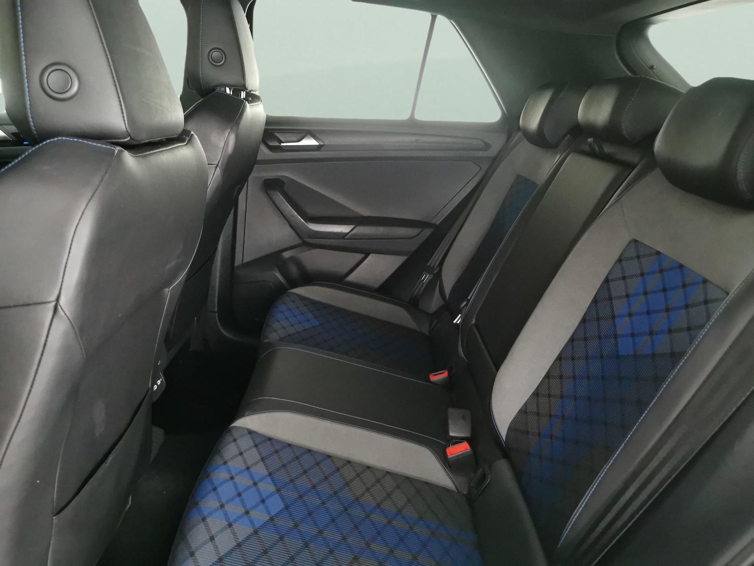 Used Volkswagen T-Roc 2023 for sale - 76475406: Photo 29