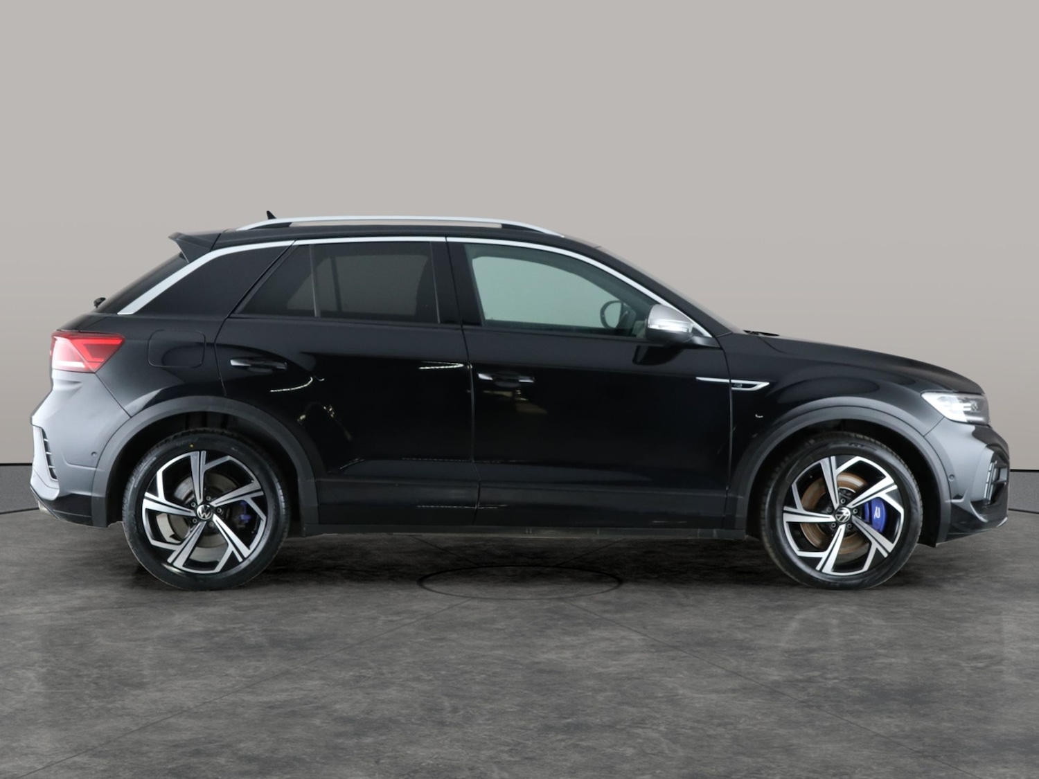 Used Volkswagen T-Roc 2023 for sale - 76475406: Photo 9