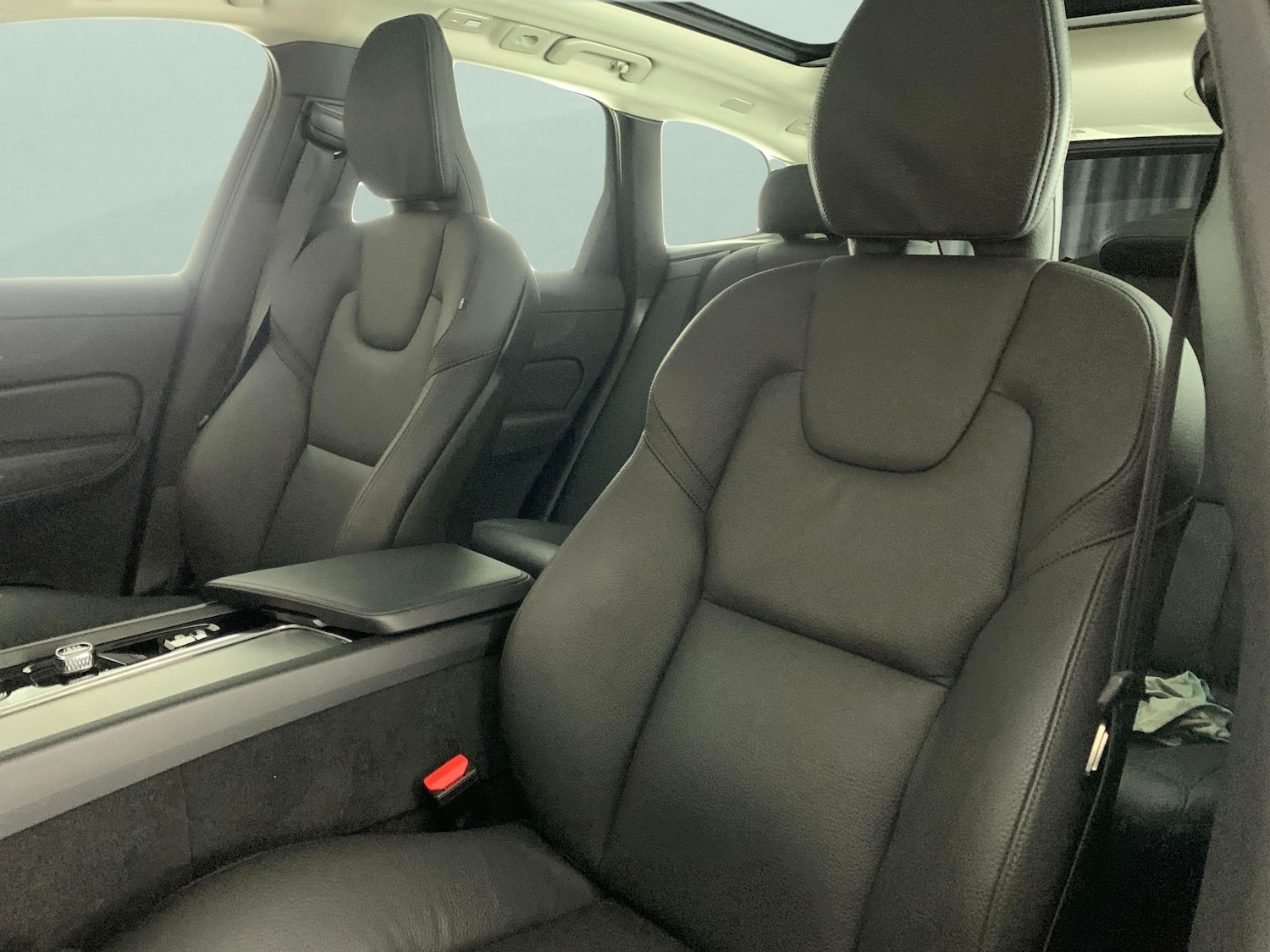 Used Volvo XC60 2024 for sale - 76969558: Photo 9