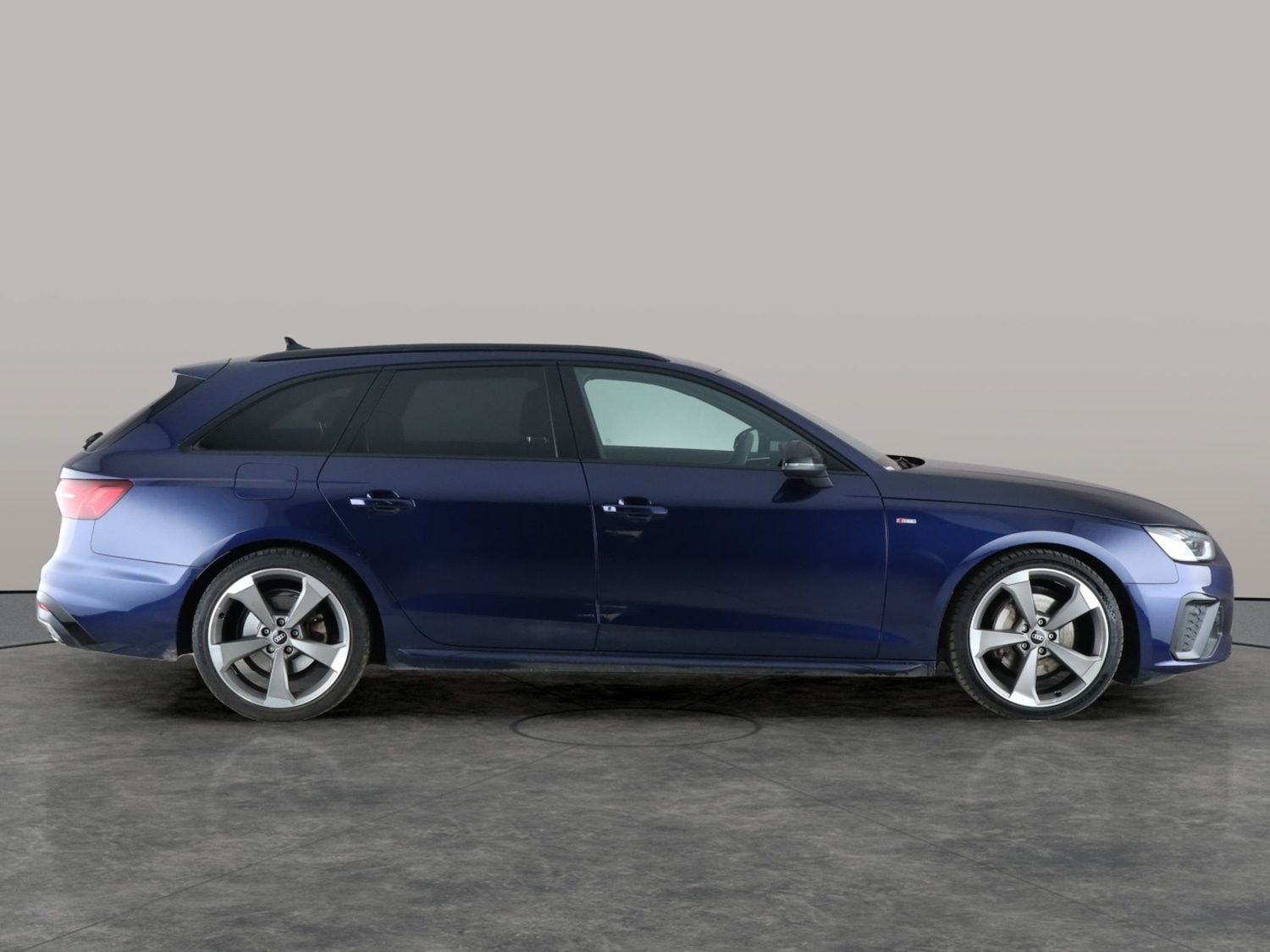 Used Audi A4 Avant 2021 for sale - 76452574: Photo 12