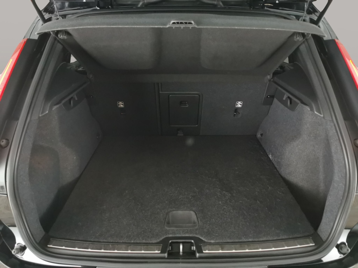 Used Volvo XC40 2019 for sale - 76668570: Photo 29