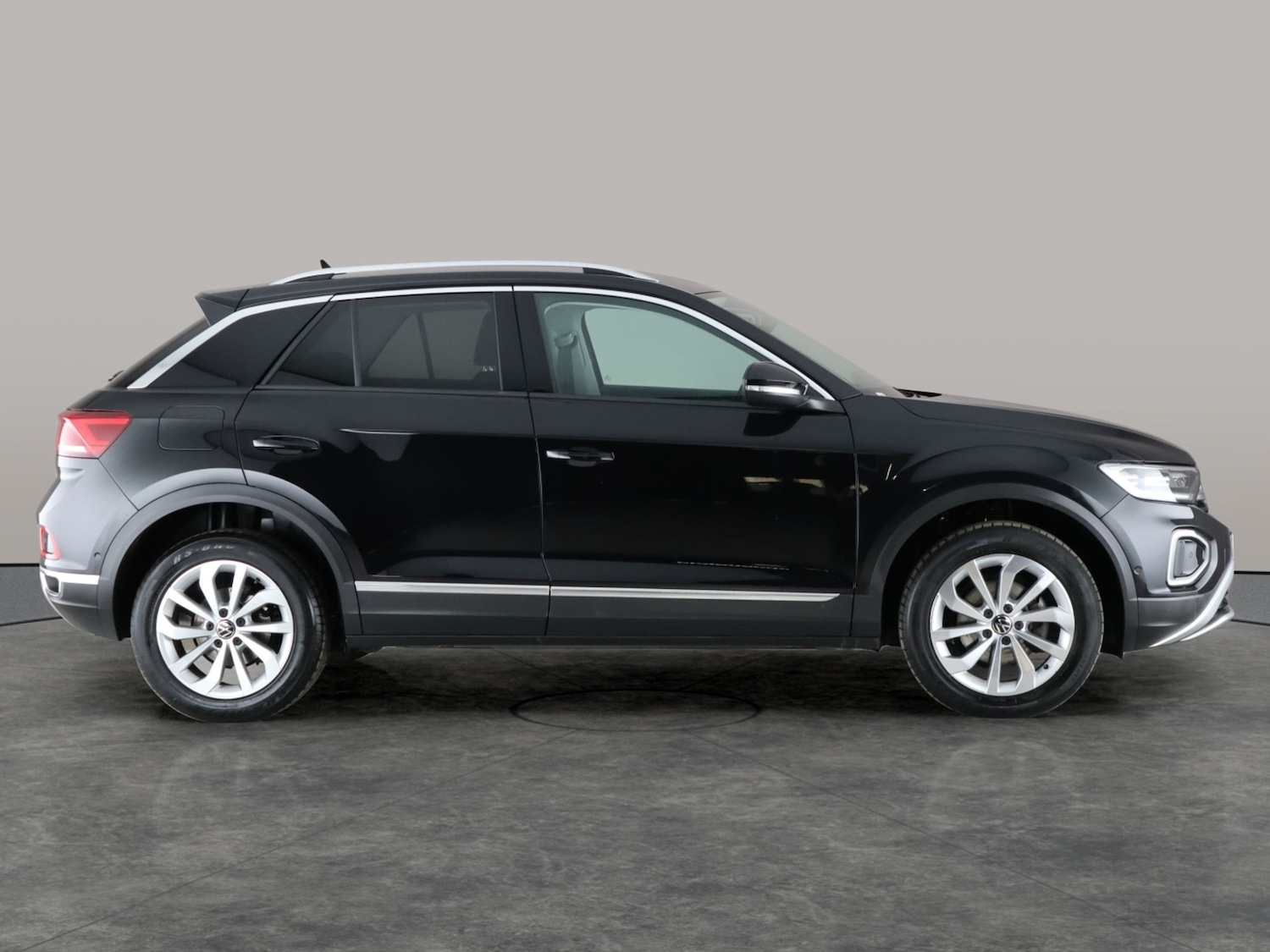 Used Volkswagen T-Roc 2022 for sale - 76197069: Photo 11