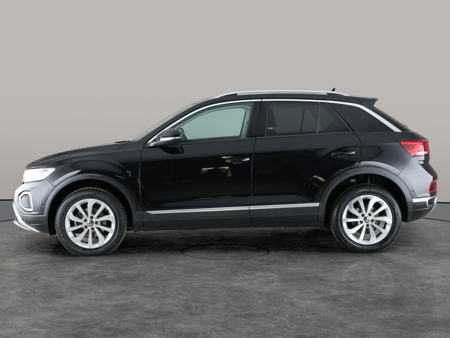 Used Volkswagen T-Roc 2022 for sale - 76197069: Photo 17