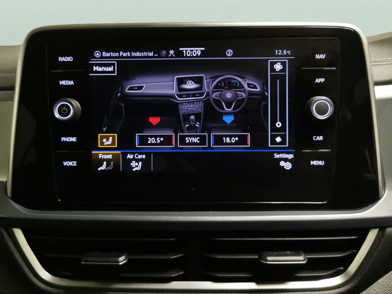 Used Volkswagen T-Roc 2022 for sale - 76197069: Photo 22