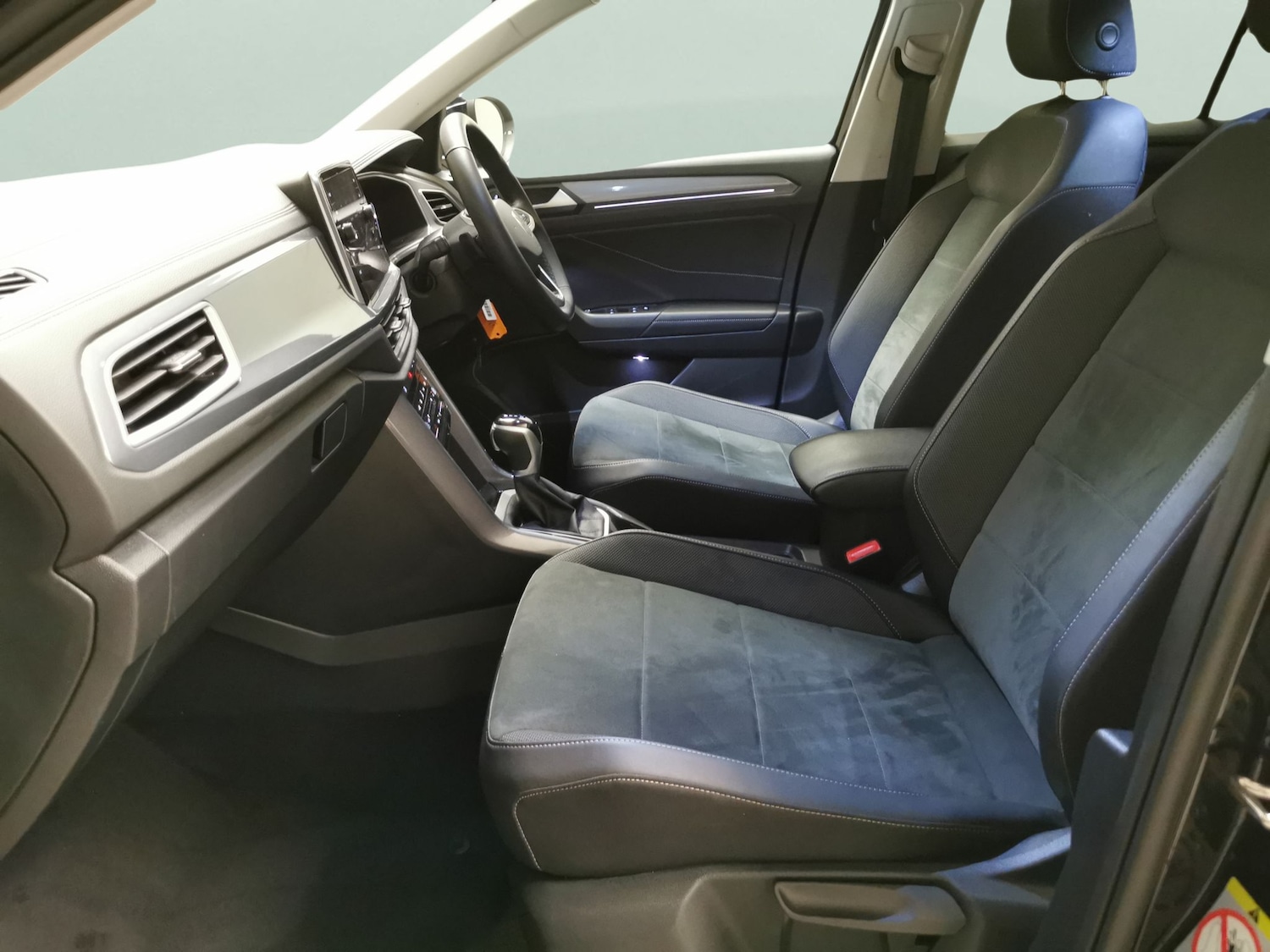 Used Volkswagen T-Roc 2022 for sale - 76197069: Photo 5
