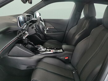 Used Peugeot 2008 2020 for sale - 76999675: Photo