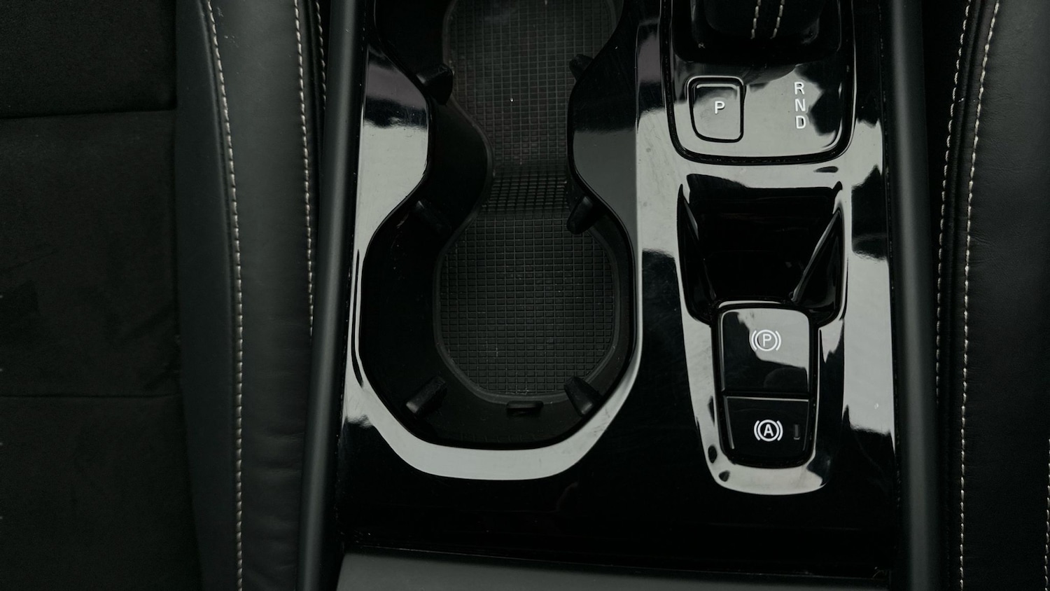 Used Volvo XC40 for sale - 77219100: Photo 24