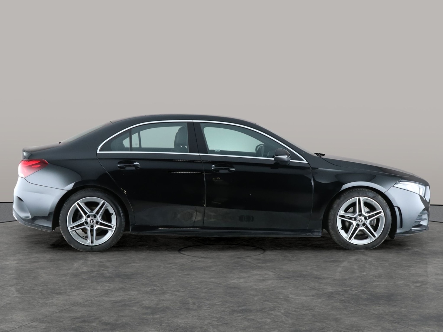 Used Mercedes-Benz A-Class 2019 for sale - 76757276: Photo 9