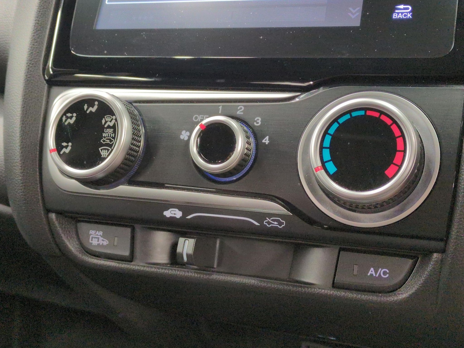 Used Honda Jazz 2019 for sale - 76442193: Photo 18