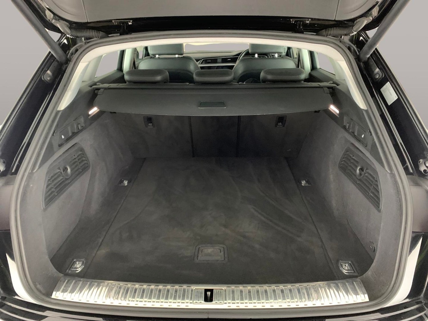 Used Audi e-tron 2020 for sale - 77083527: Photo 35