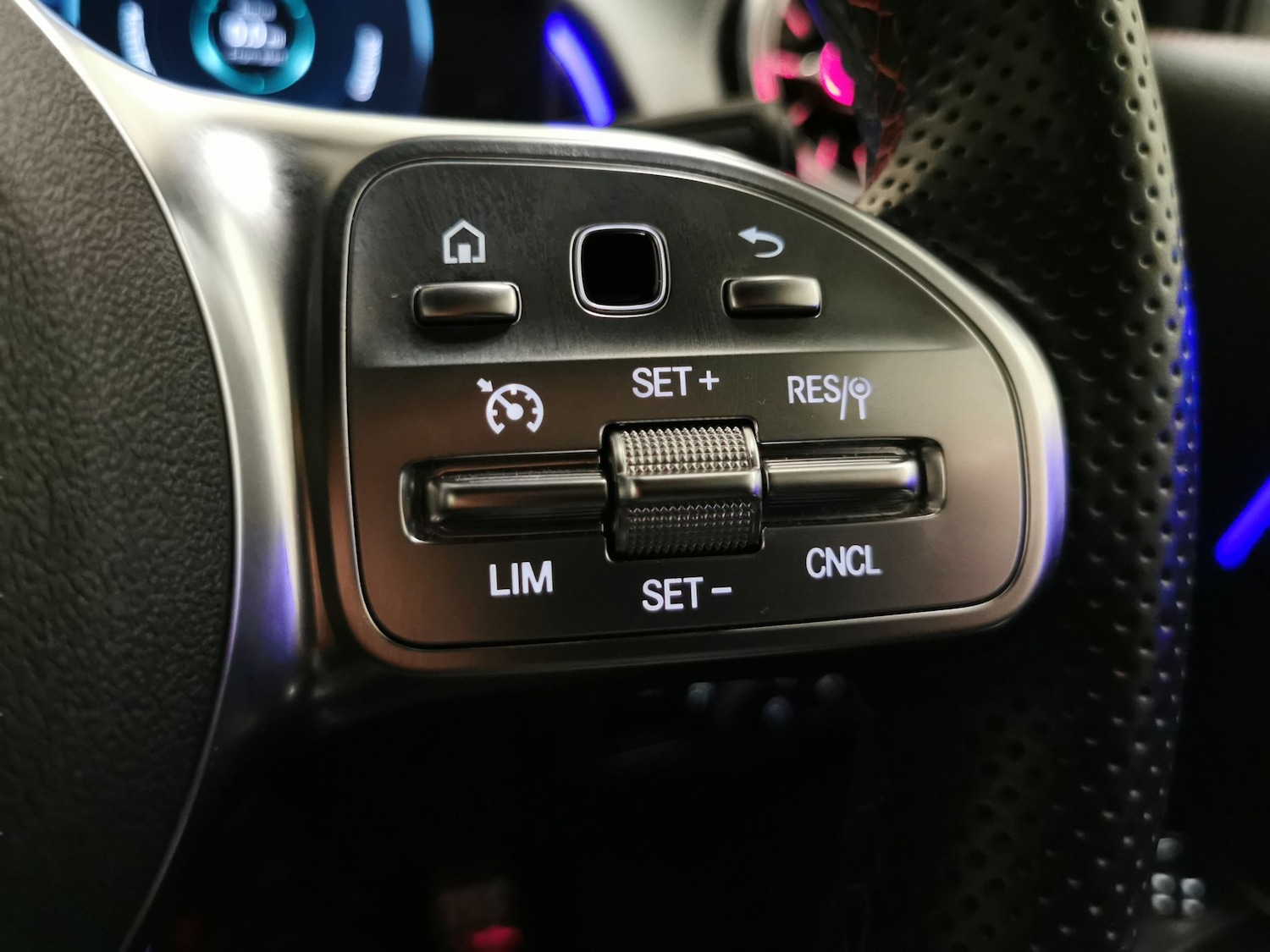 Used Mercedes-Benz EQB 2023 for sale - 77848442: Photo 19