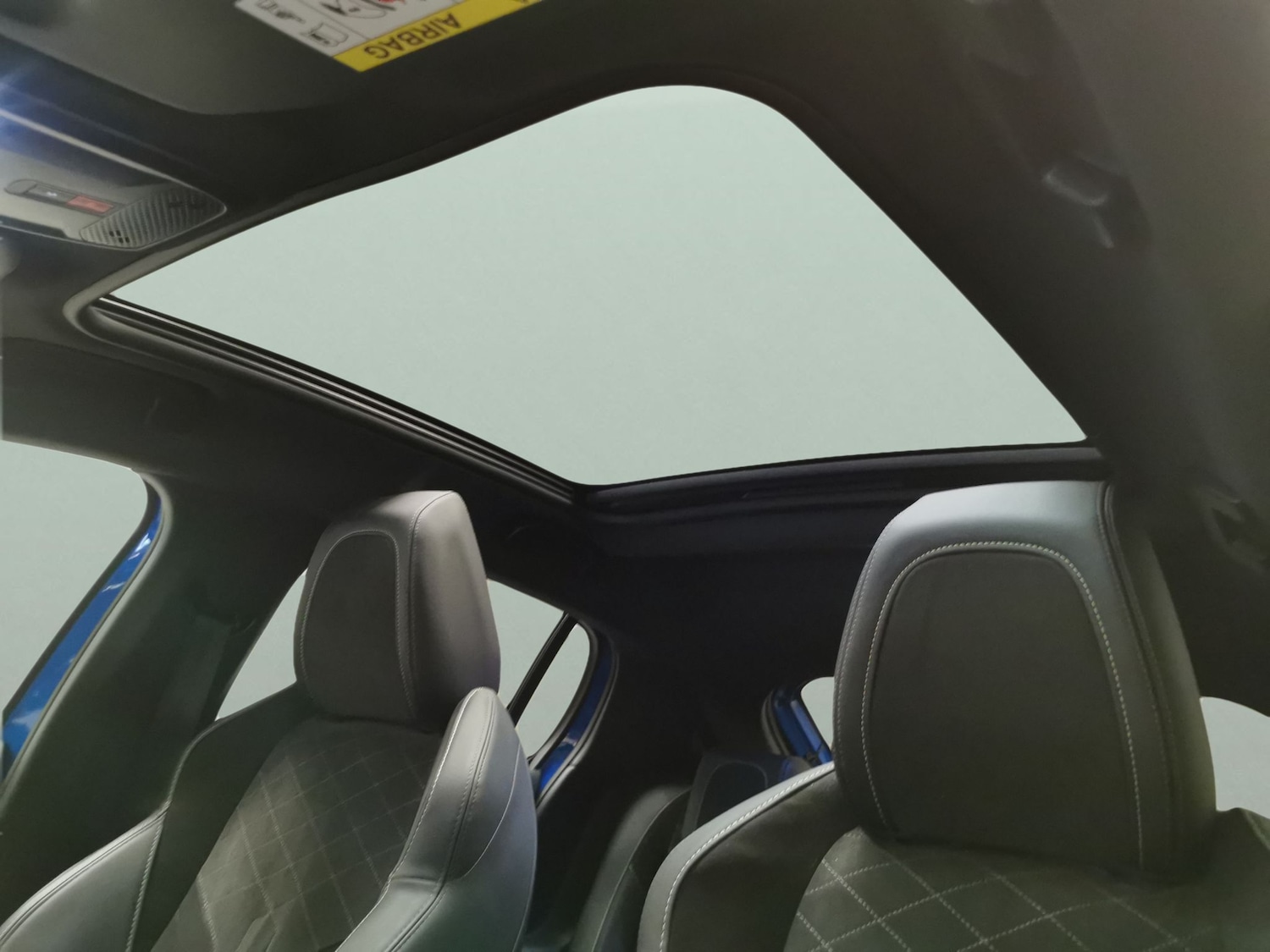 Used Peugeot 208 2022 for sale - 77043345: Photo 5