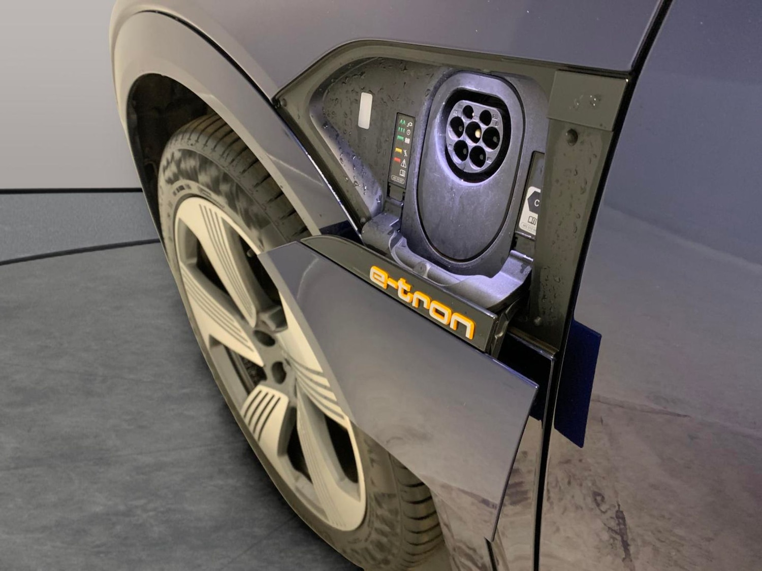 Used Audi e-tron 2022 for sale - 76803795: Photo 30