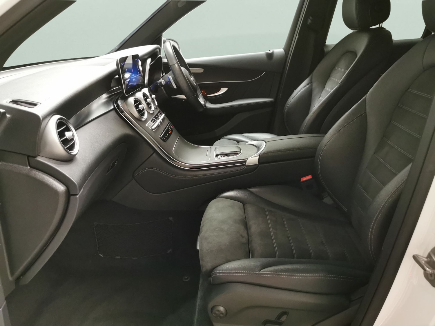 Used Mercedes-Benz GLC 2021 for sale - 77178632: Photo 4