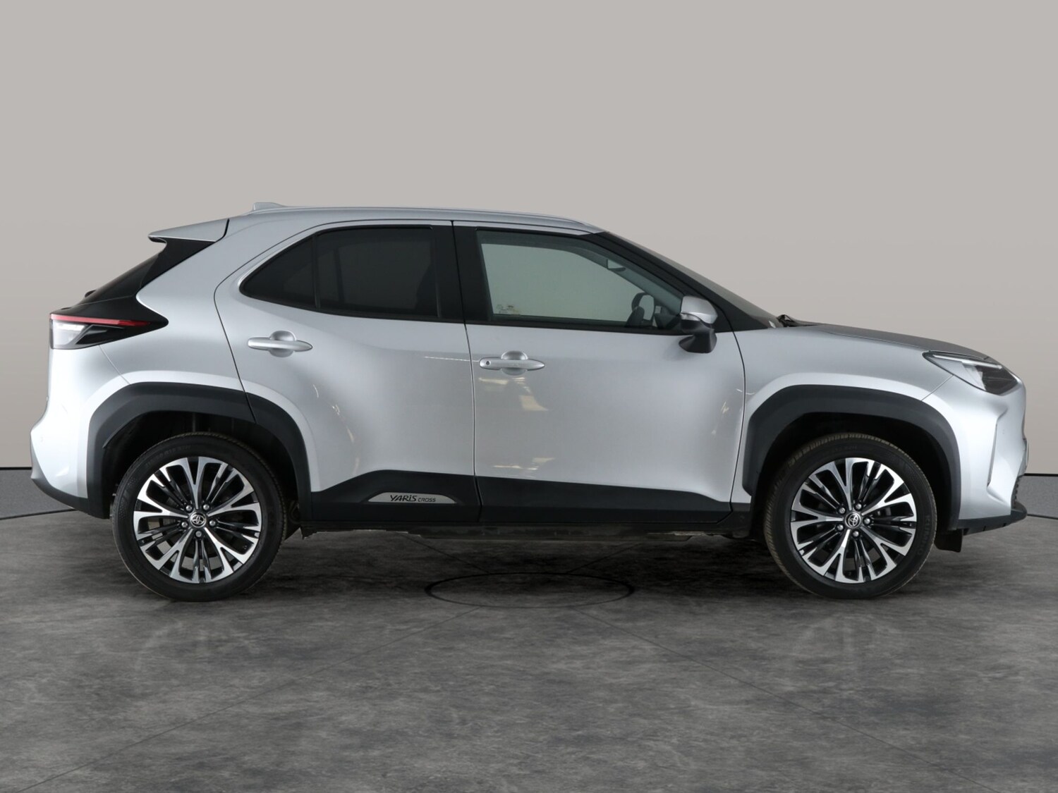 Used Toyota Yaris Cross 2022 for sale - 77686114: Photo 9