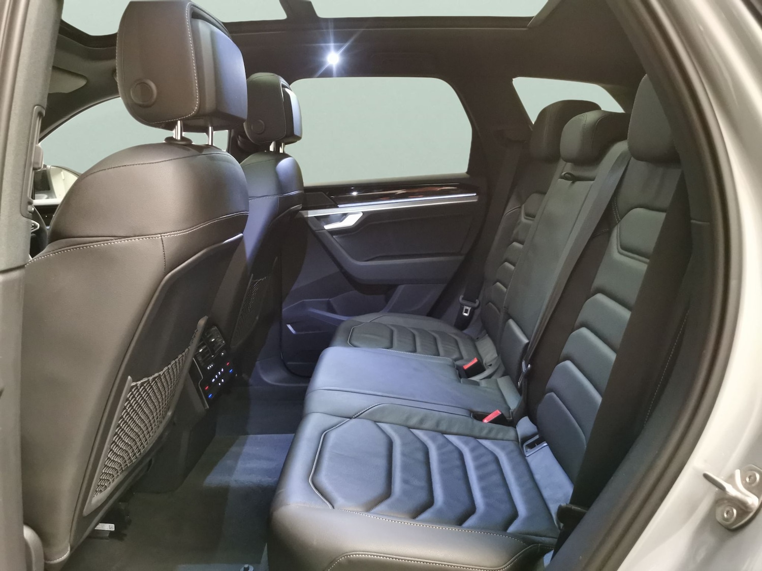 Used Volkswagen Touareg 2023 for sale - 77149130: Photo 28