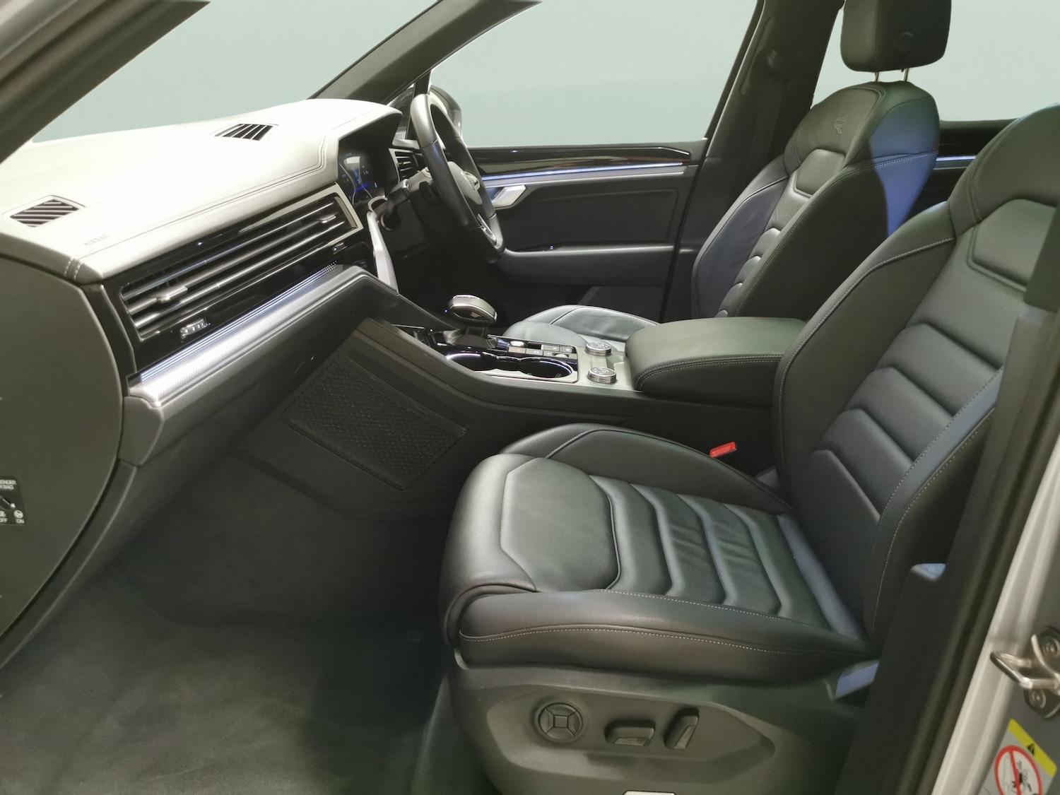 Used Volkswagen Touareg 2023 for sale - 77149130: Photo 4