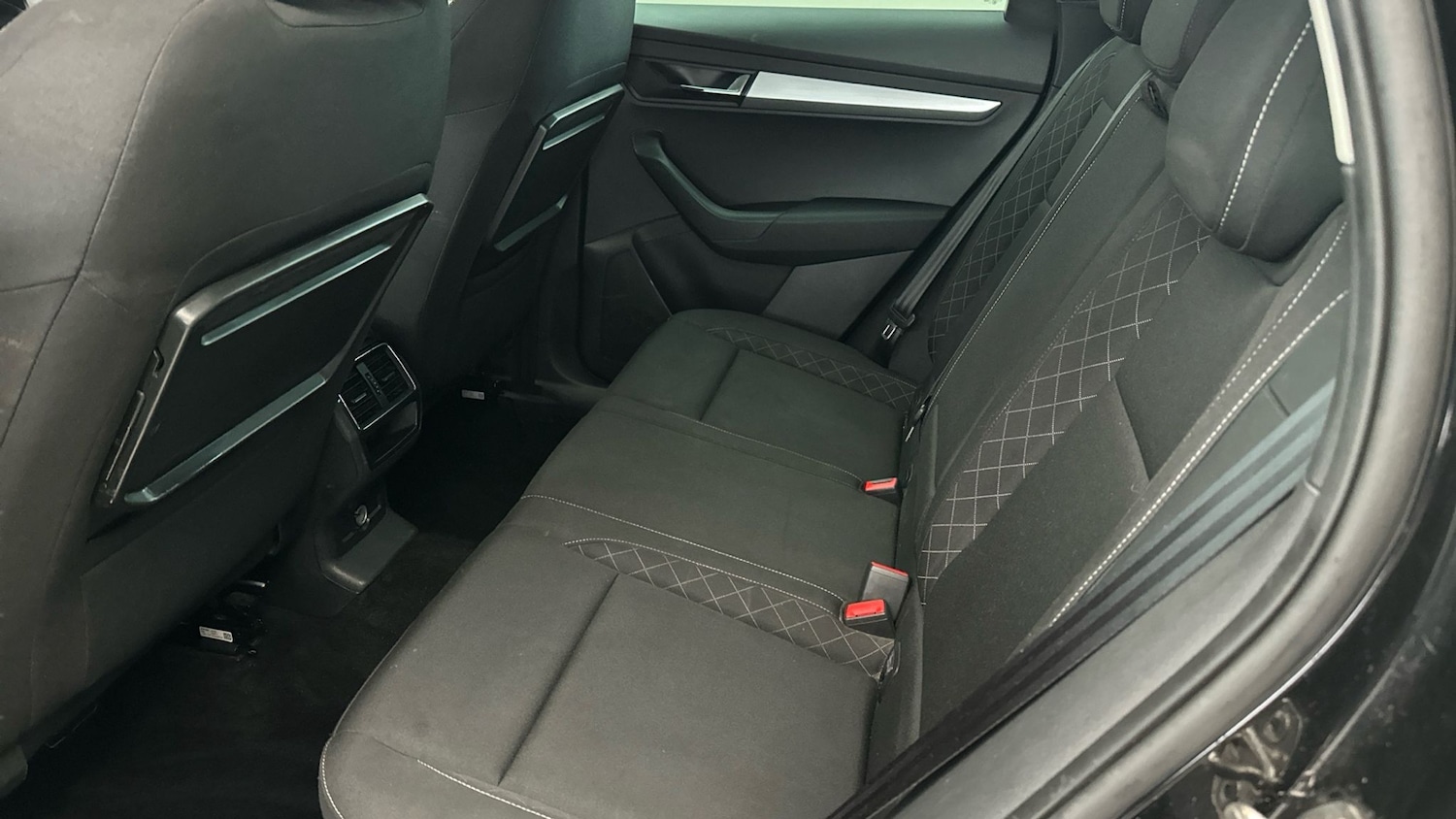 Used Skoda Karoq 2021 for sale - 76931891: Photo 17