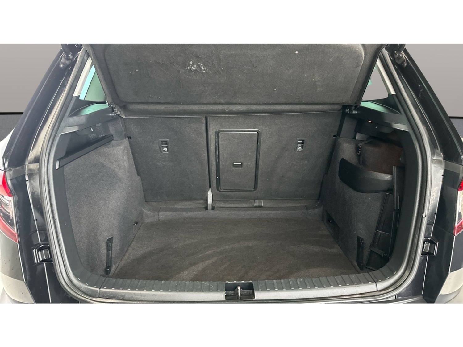 Used Skoda Karoq 2021 for sale - 76931891: Photo 18