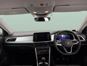 Used Volkswagen T-Roc 2023 for sale - 79369745: Photo