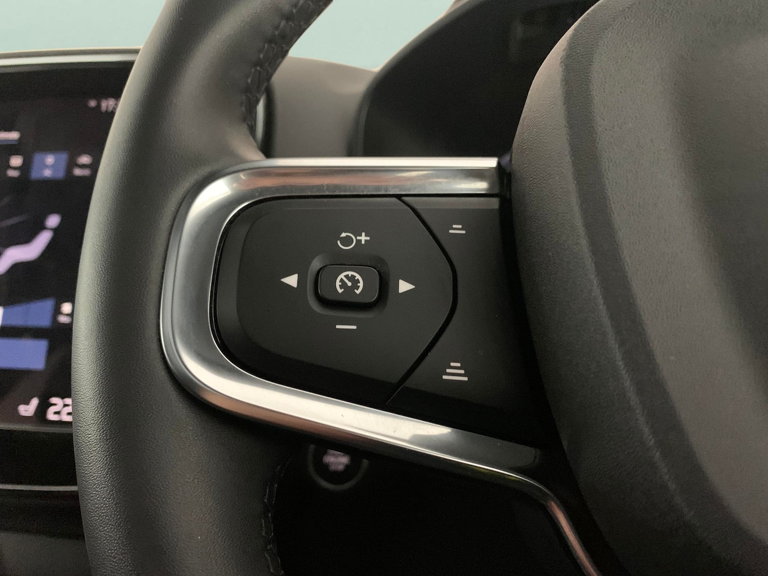 Used Volvo XC40 2022 for sale - 76580503: Photo 27