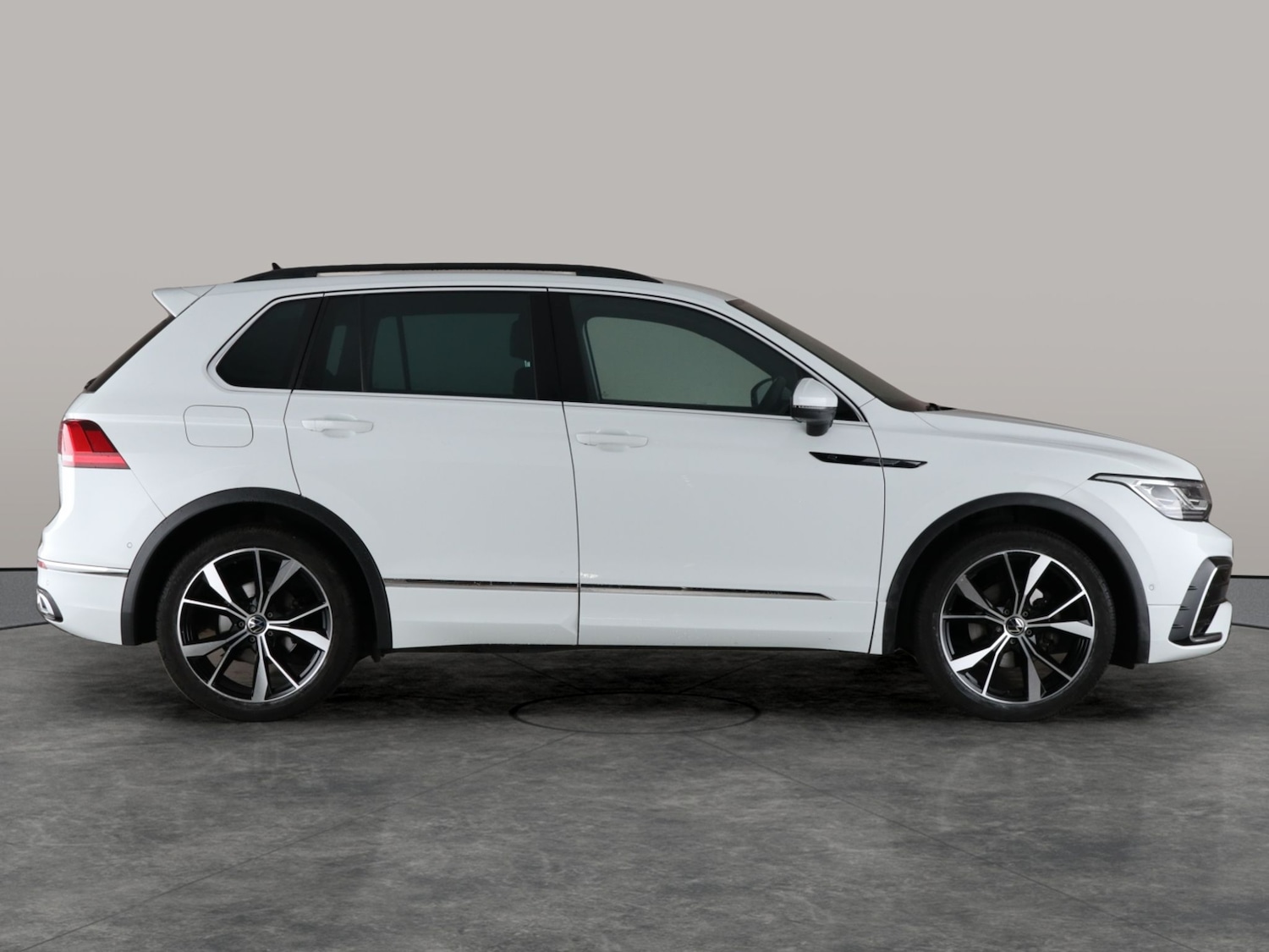 Used Volkswagen Tiguan 2023 for sale - 76915484: Photo 9