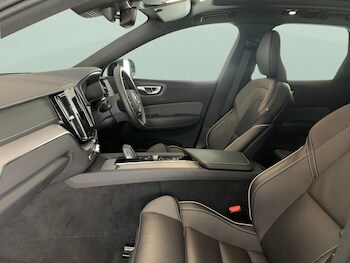 Used Volvo XC60 2022 for sale - 77300886: Photo