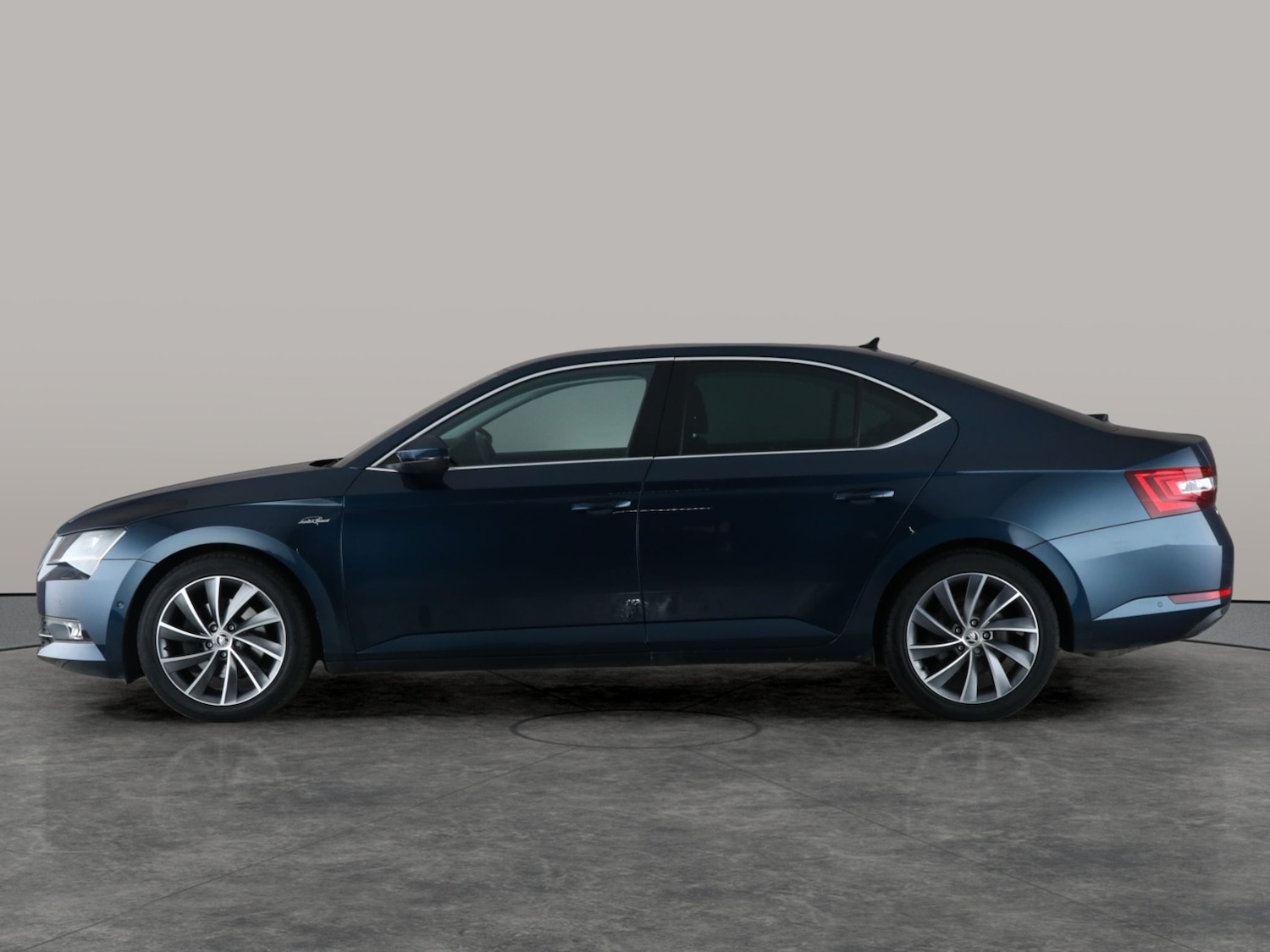 Used Skoda Superb 2018 for sale - 76922194: Photo 14