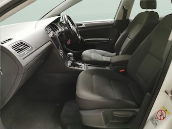 Used Volkswagen Golf 2018 for sale - 78538123: Photo