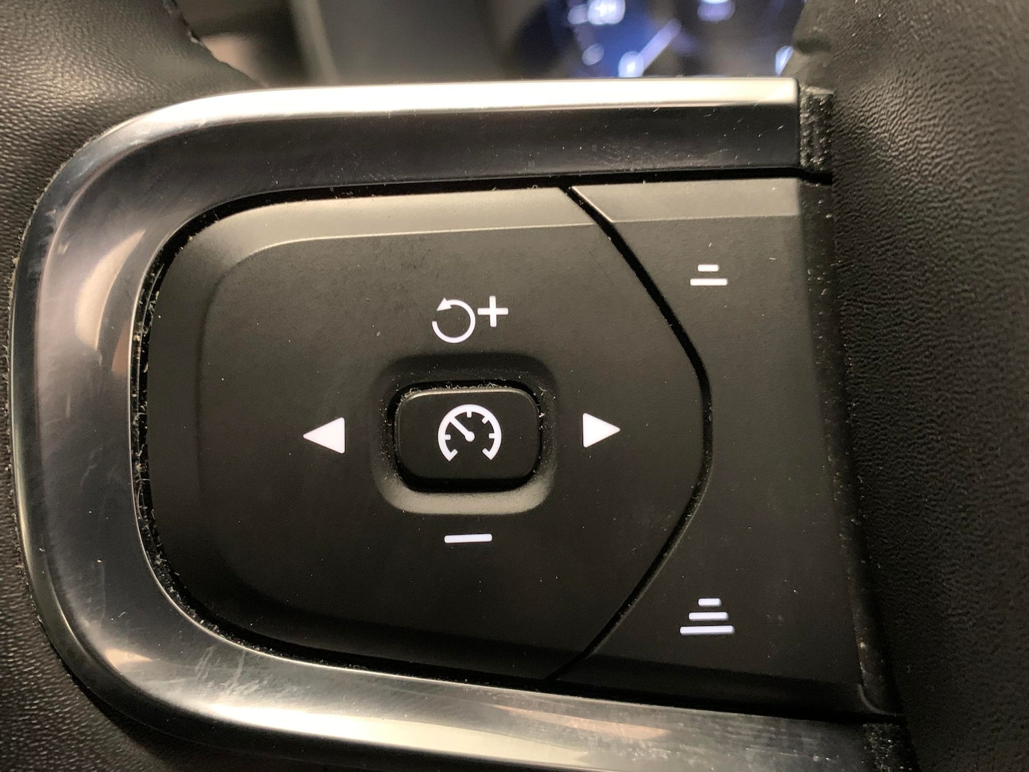 Used Volvo XC40 2022 for sale - 76773693: Photo 19