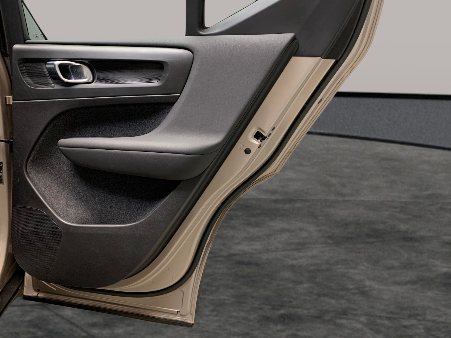 Used Volvo XC40 2022 for sale - 76773693: Photo 28