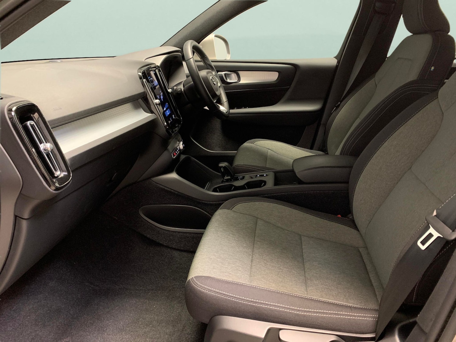 Used Volvo XC40 2022 for sale - 76773693: Photo 4