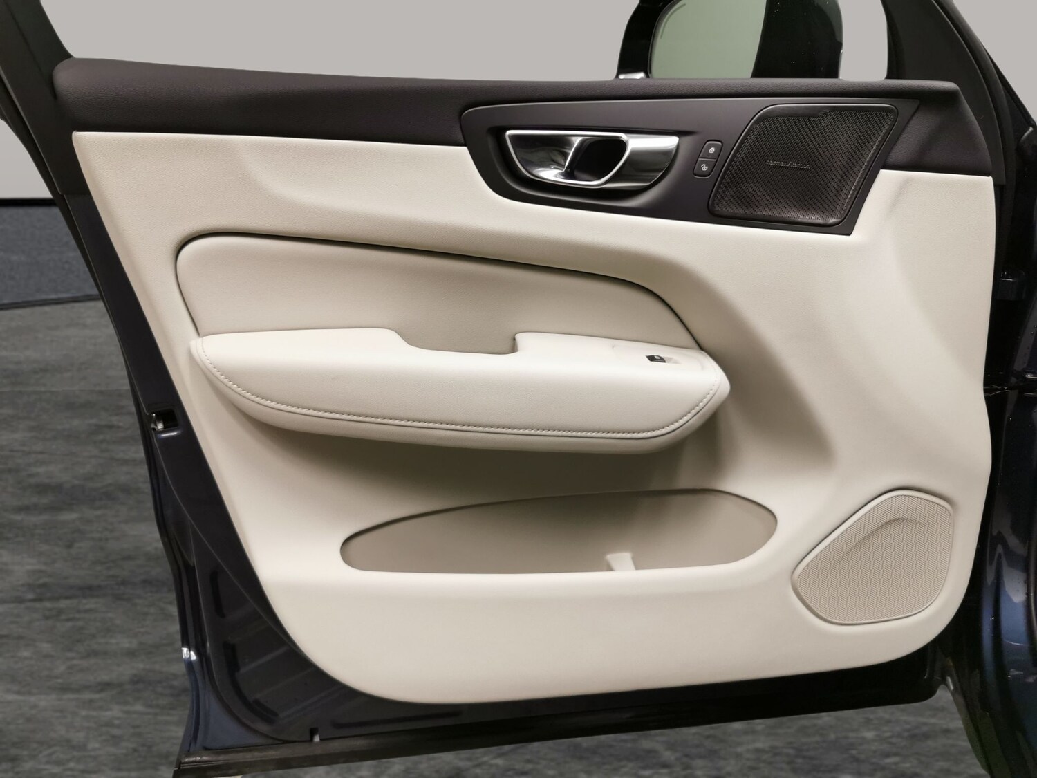 Used Volvo XC60 2023 for sale - 77972171: Photo 27