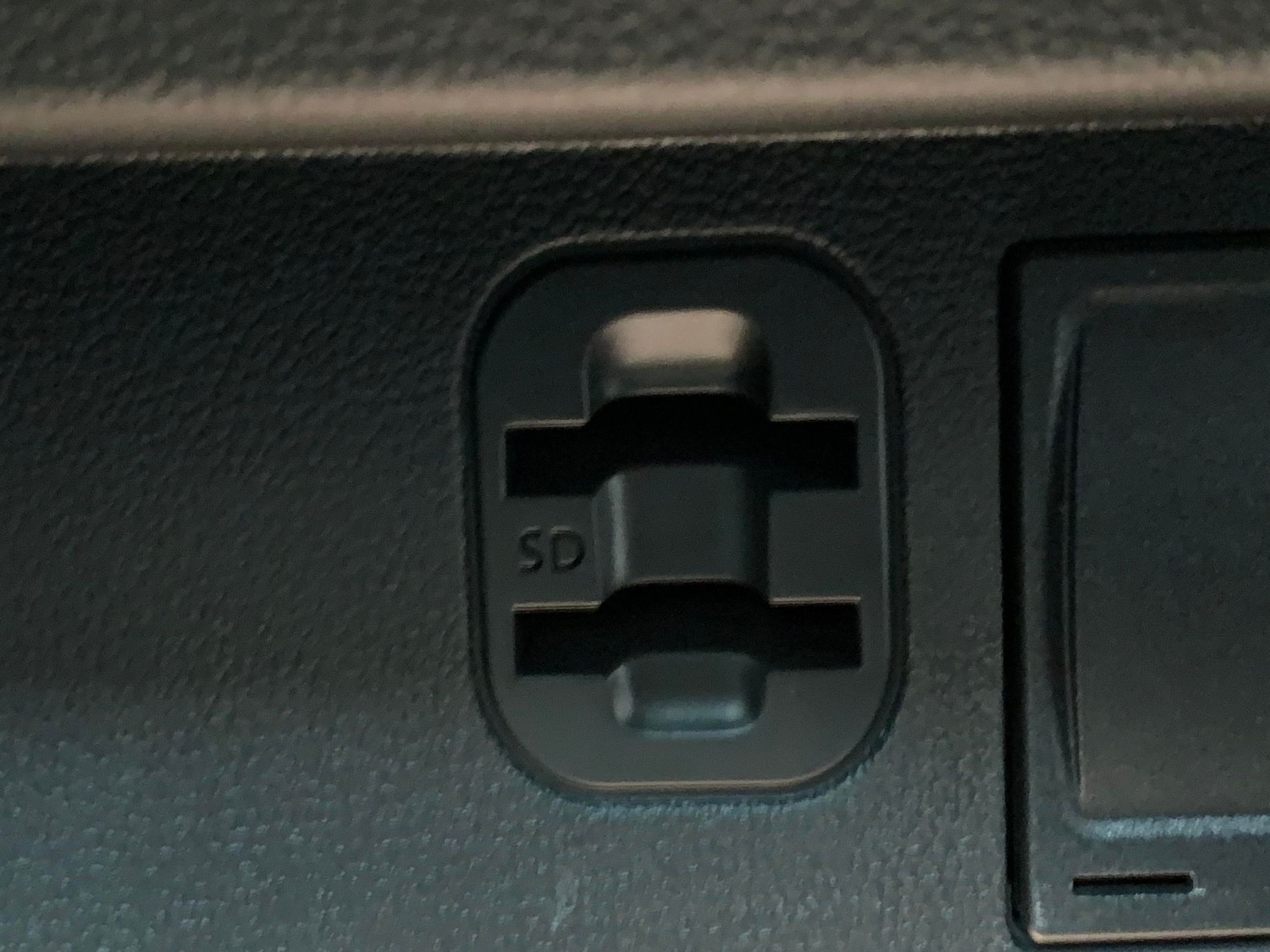 Used Volkswagen T-Roc 2023 for sale - 76668621: Photo 16