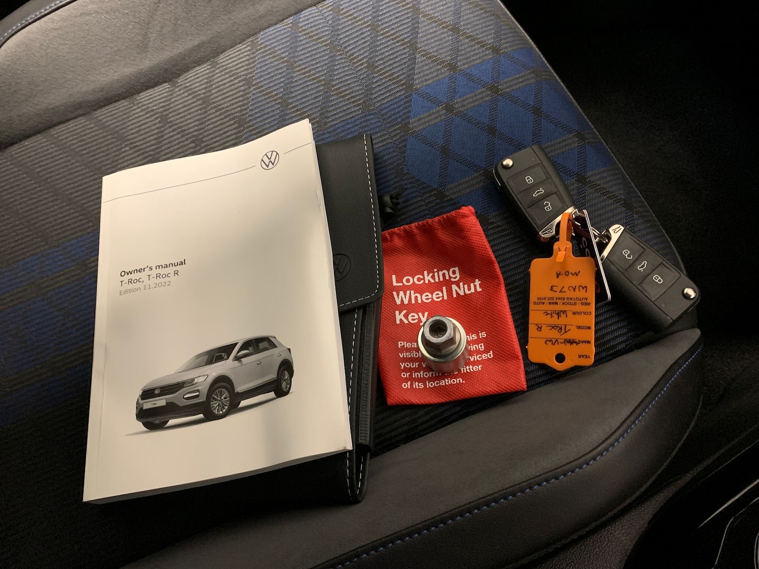 Used Volkswagen T-Roc 2023 for sale - 76668621: Photo 33