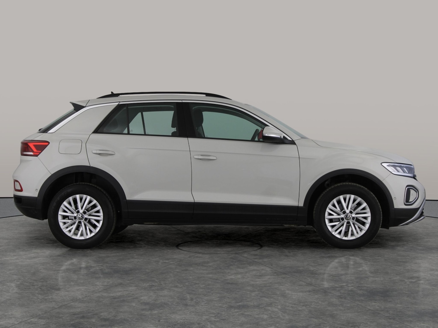 Used Volkswagen T-Roc 2023 for sale - 76046197: Photo 10