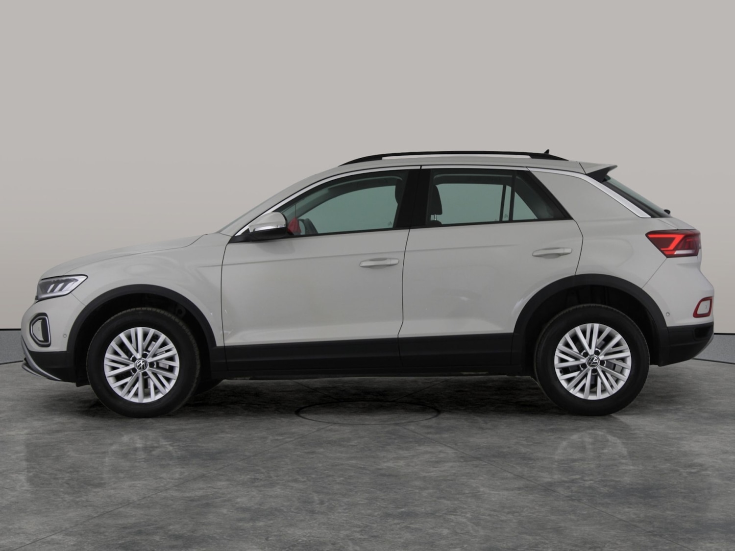 Used Volkswagen T-Roc 2023 for sale - 76046197: Photo 15