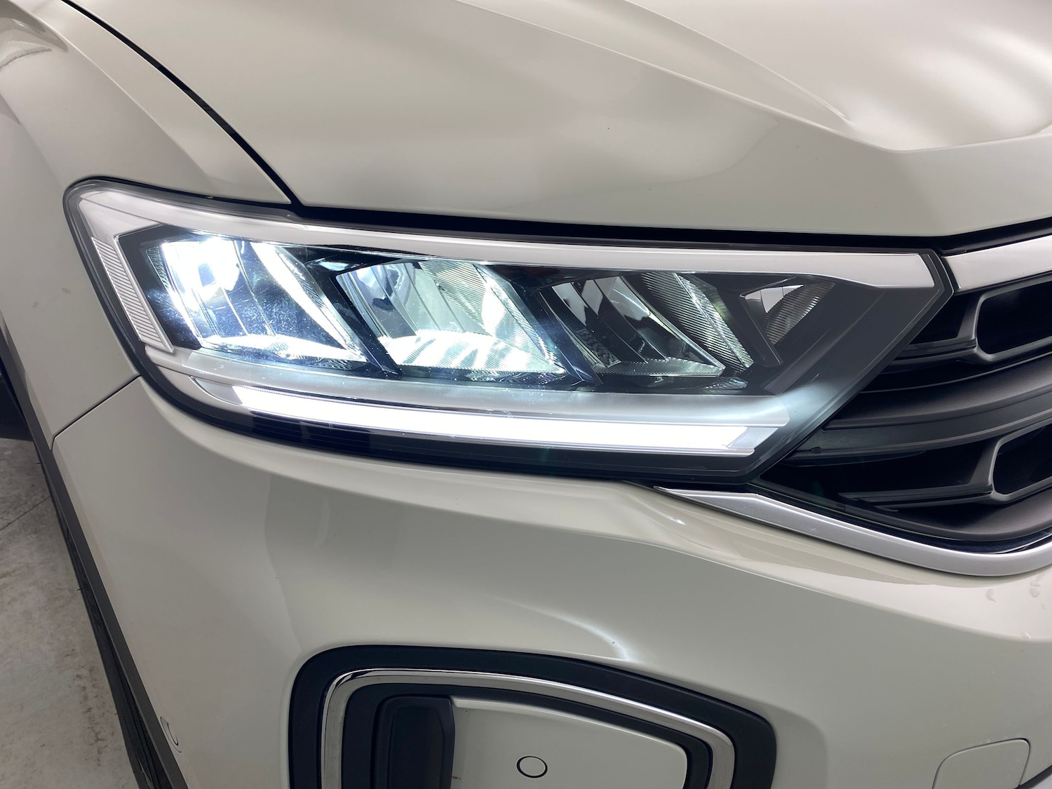 Used Volkswagen T-Roc 2023 for sale - 76046197: Photo 26
