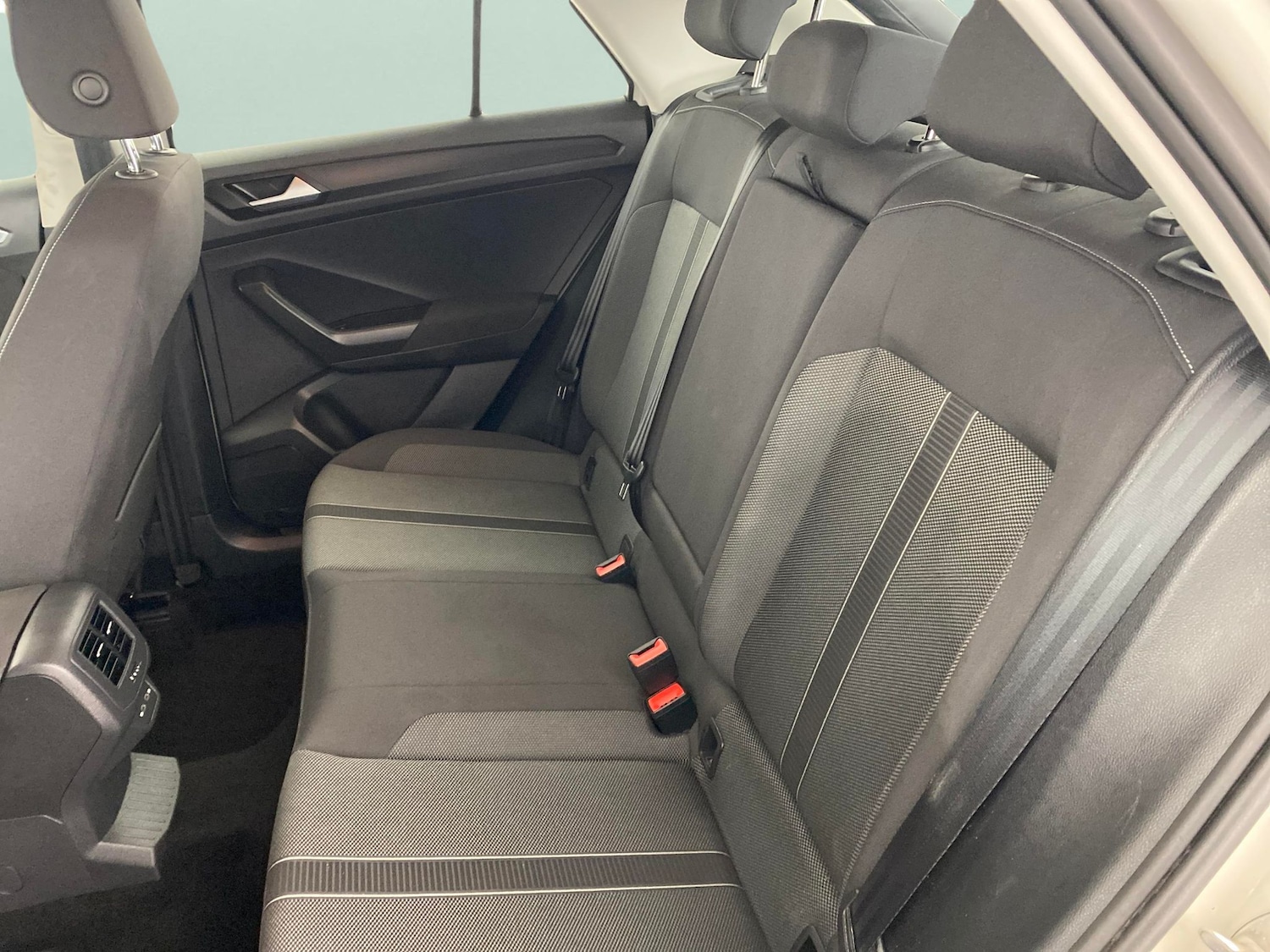 Used Volkswagen T-Roc 2023 for sale - 76046197: Photo 34